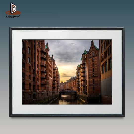 Tranh Khung Composite Đen Mỏng River Buildings Hamburg